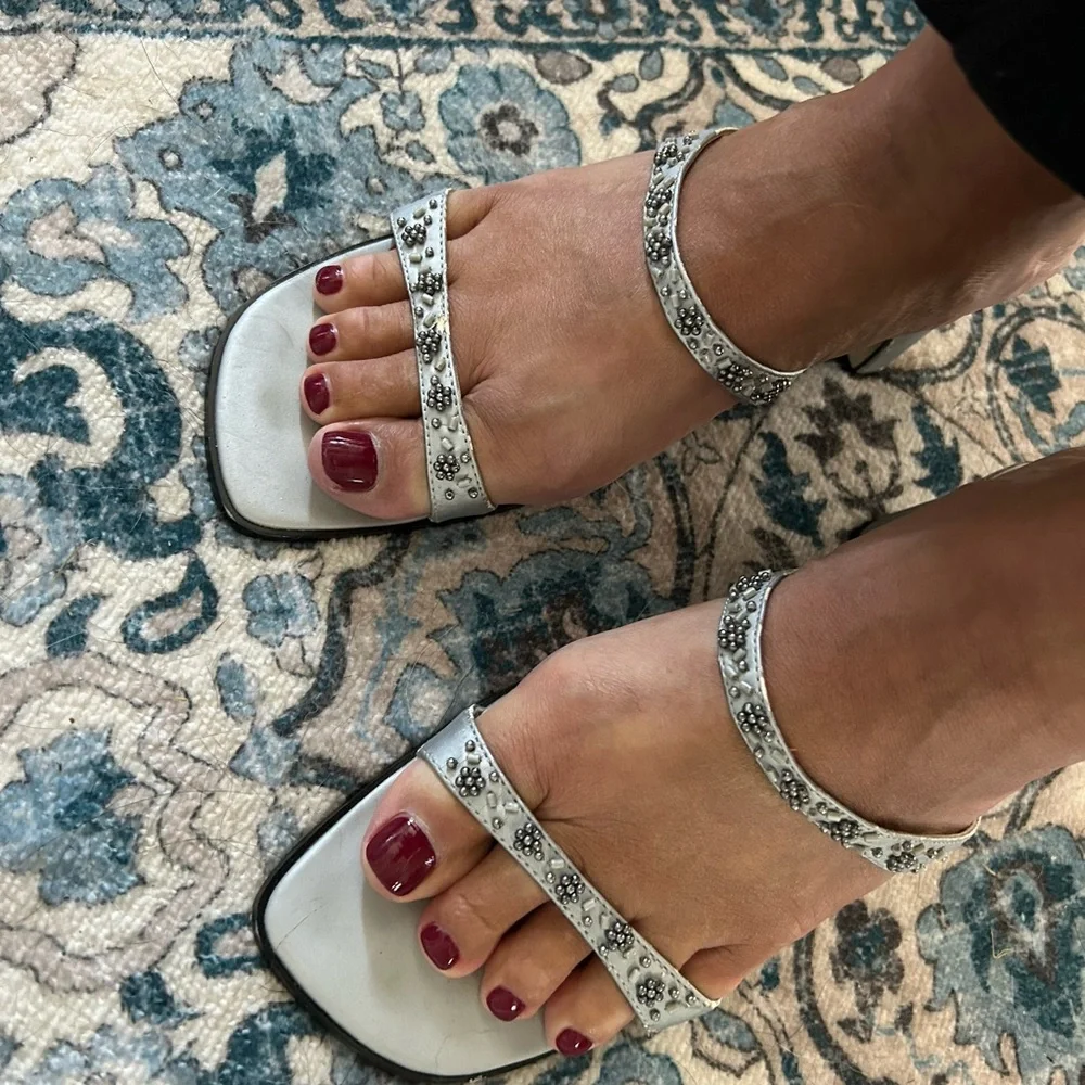 FIONI Clothing Silver Sandals